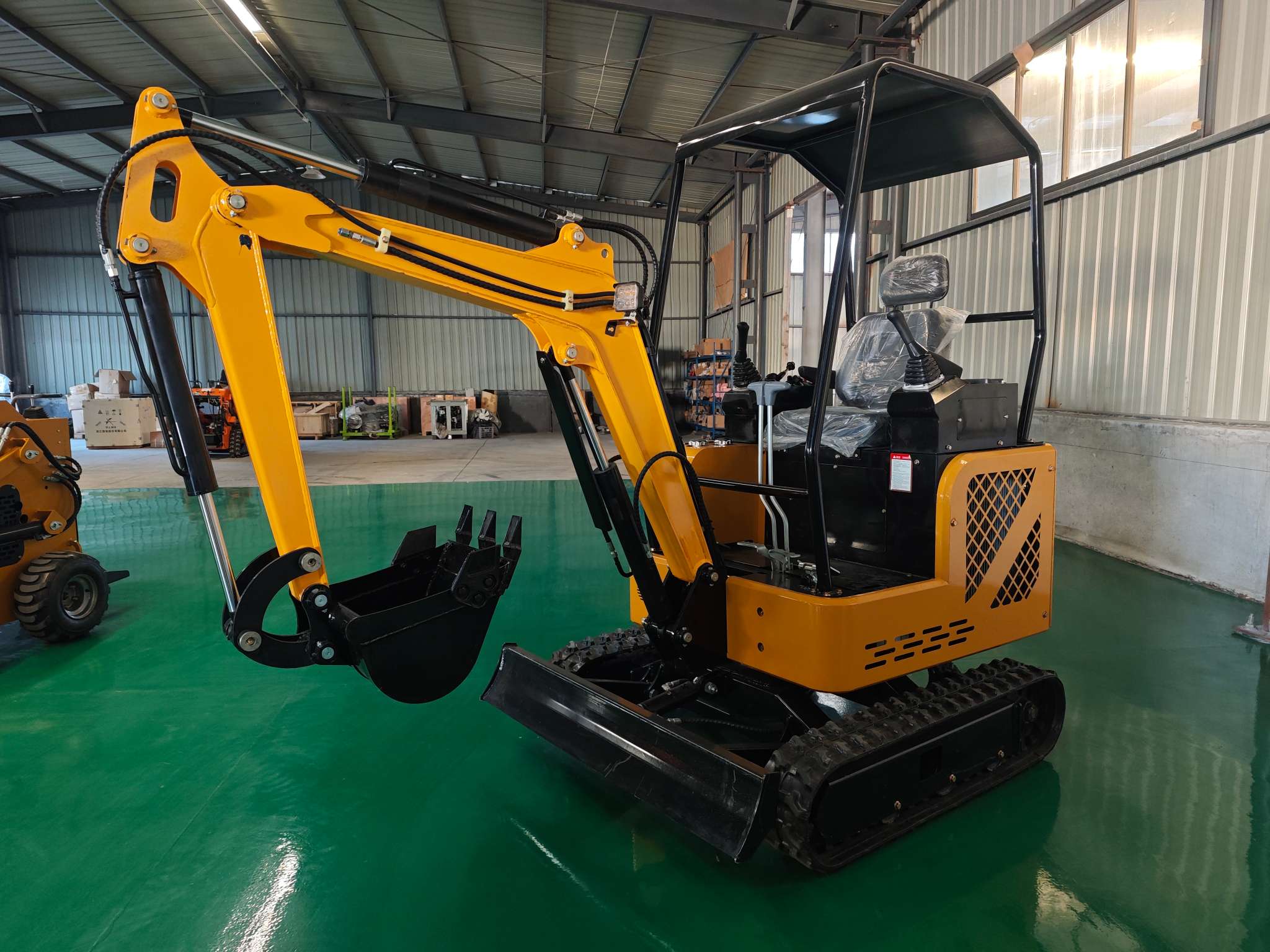 حفار كهربائي صغير بوزن 0.8 طن