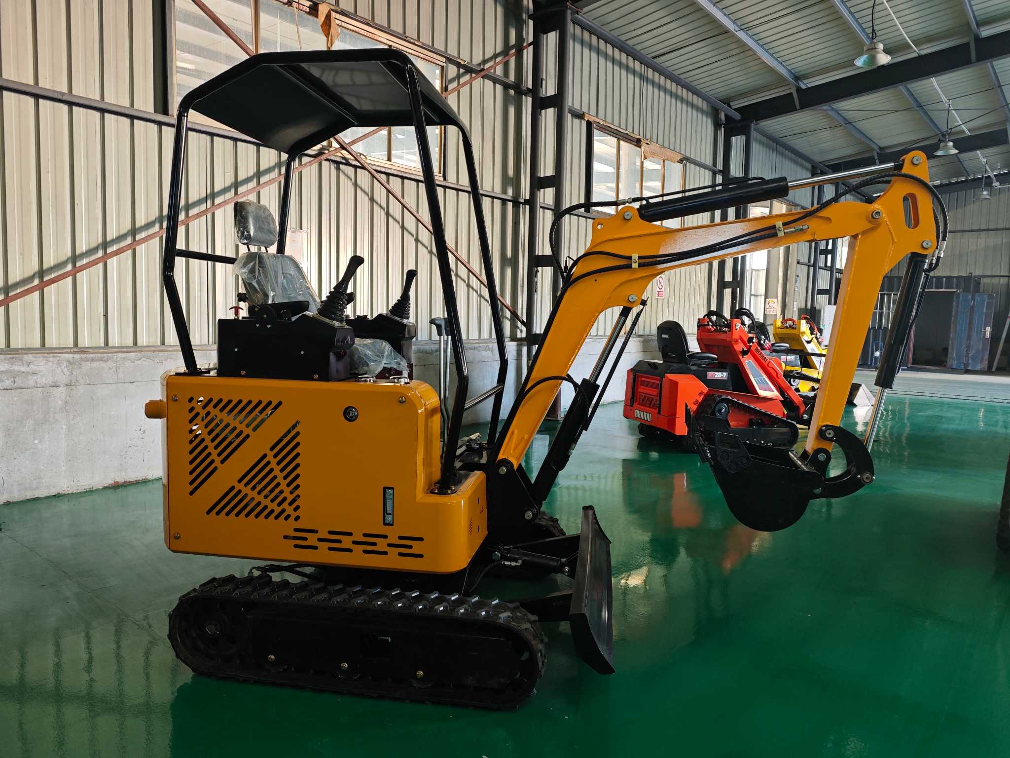 حفار كهربائي صغير بوزن 0.8 طن