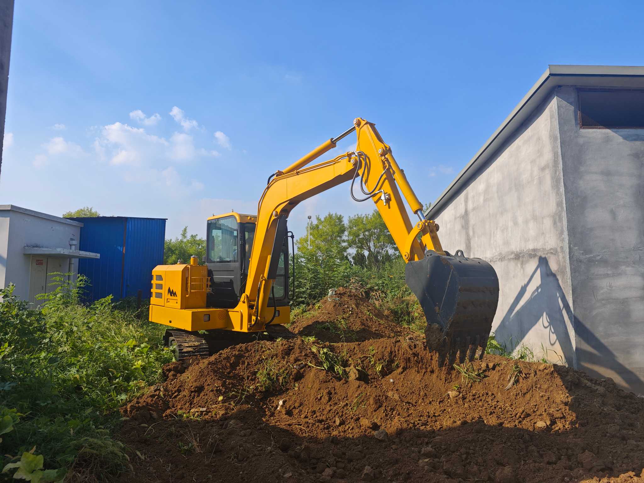 حفارة صغيرة سعة 8 أطنان حفارة صغيرة سعة 8 أطنان