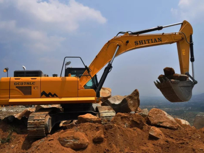 The necessary tasks before starting the excavator that has not been started for a long time