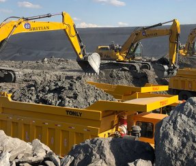 Sitio de construcción de una gran excavadora shitiana en Mongolia Interior